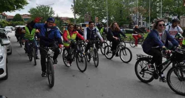 19 Mayıs Gençlik ve Spor Bayramı’nı pedal çevirerek kutladılar