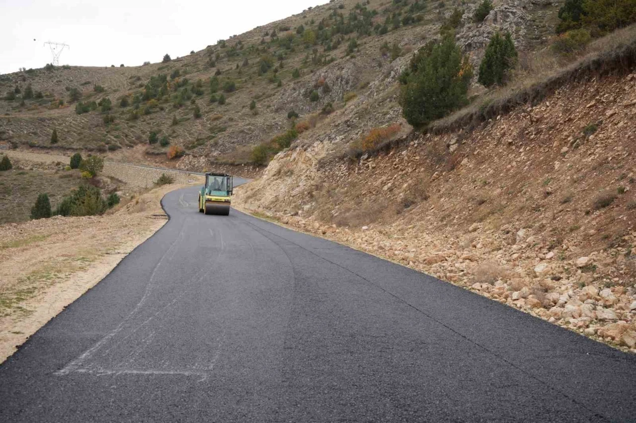 2 bin 400 rakımdaki Bayburt Kop Kayak Merkezi kış sezonuna hazır hale getiriliyor
