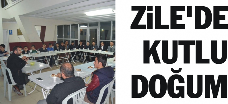 Zile Gençlik Merkezi çalışanları daha önce programladığımız Kutlu Doğum Haftası etkinlikleri çerçevesinde düzenlediğimiz Gençlerle Hadis Sohbeti Kutlu Doğum Haftası idrak etme etkinliği Gençlik Merkezimiz tesislerinde gerçekl