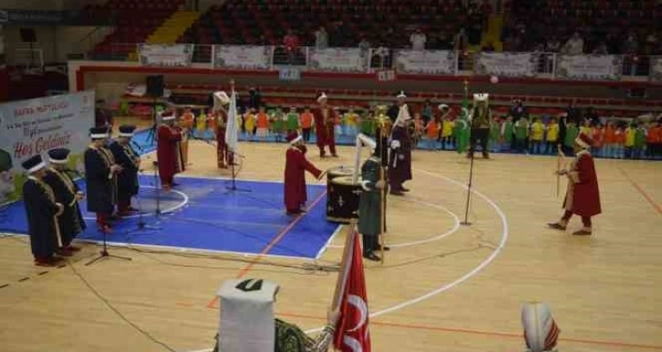 4-6 yaş Kur’an kurslarının 10. yılına mehterli kutlama