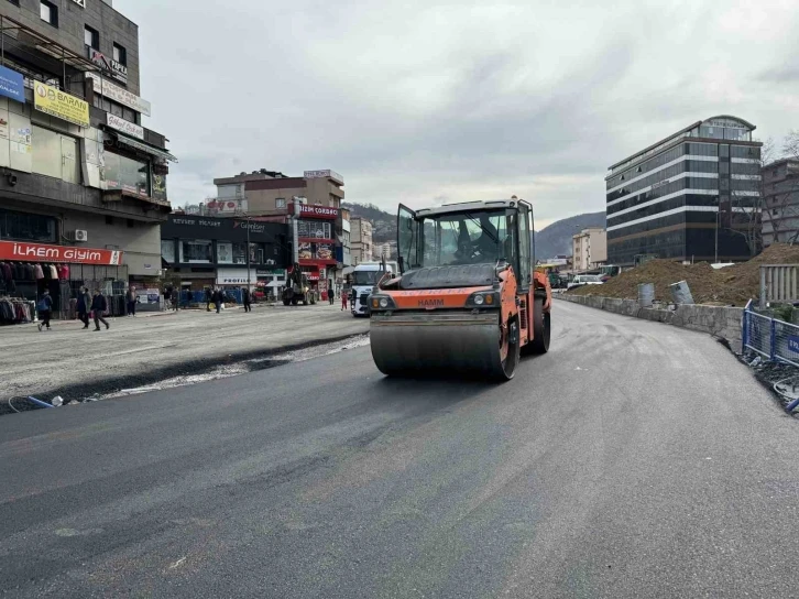 67 yıllık köprüde yıkım bitti, asfalt serimi başladı
