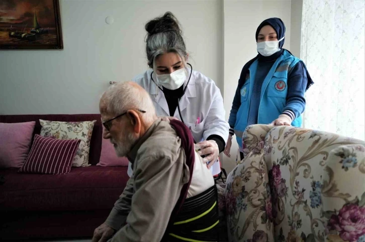 9 ayda 80 yaş ve üzeri bin hastaya evde sağlık hizmeti
