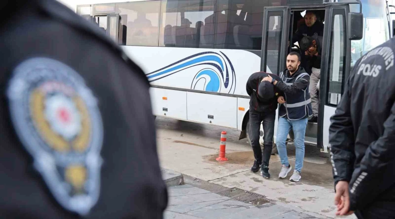 Aksaray merkezli 17 ilde uyuşturucu ve suç örgütü operasyonu: 159 gözaltı
