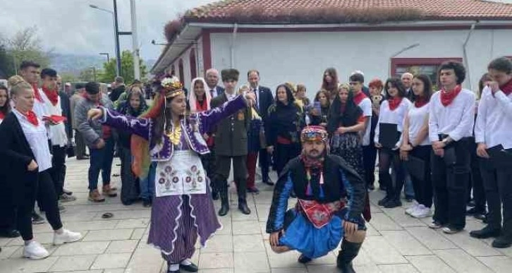 Atatürk’ün Samsun’a ayak basışını canlandırdılar