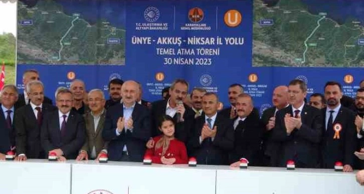 Bakan Karaismailoğlu ve Bakan Özer, Ordu’da yol temel atma programında konuştu