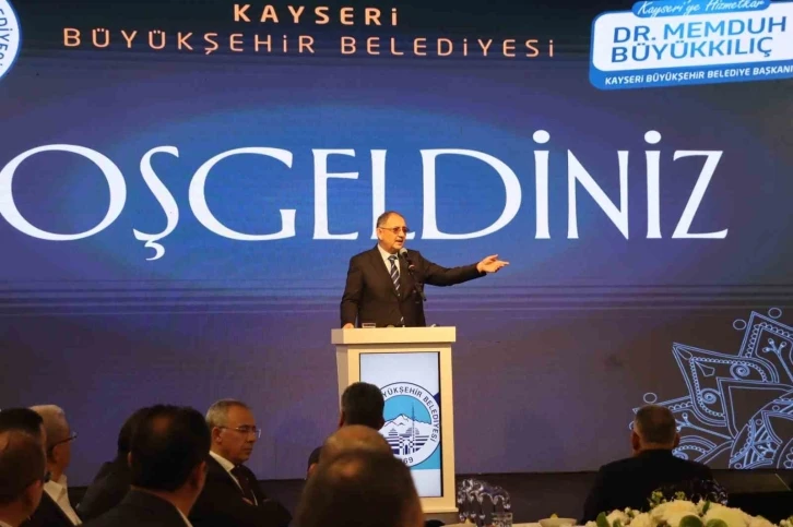 Bakan Özhaseki: &quot;Deprem bölgelerinde 110 bin kişilik bir işçi ordusu var&quot;
