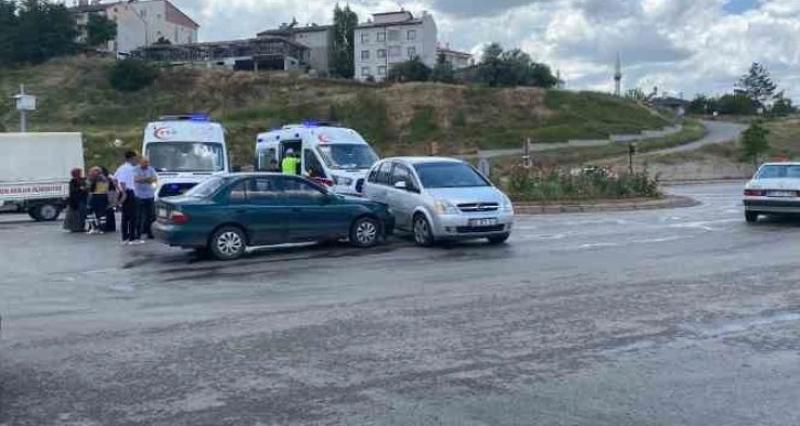 Bayram gezmesinde trafik kazası: 3’ü çocuk 5 yaralı