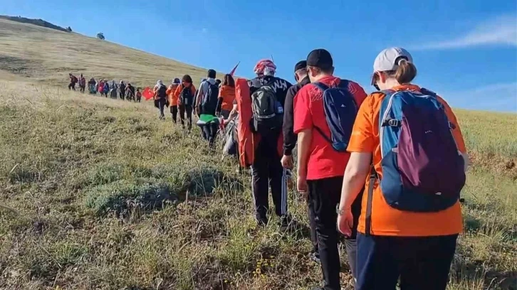 Bin 463 rakımlı Sivri Tepe’nin zirvesinde İsrail protesto edildi
