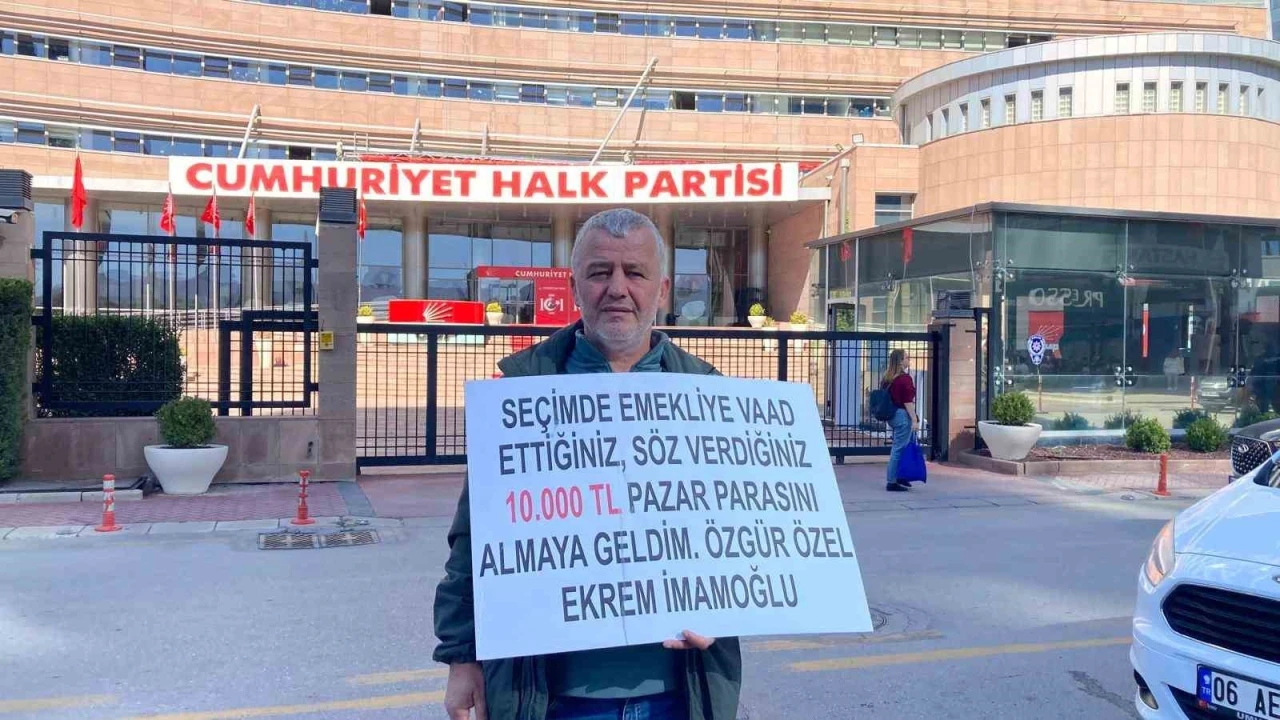 CHP Genel Merkezi önünde Ekrem İmamoğlu protestosu
