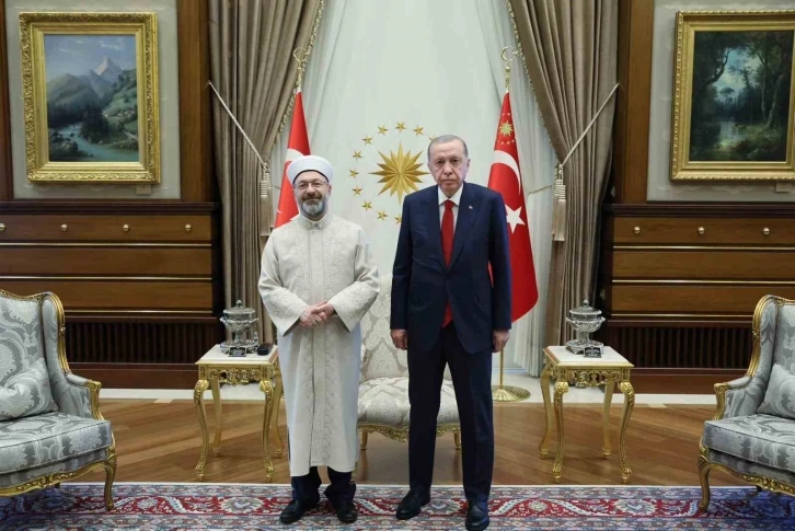Cumhurbaşkanı Erdoğan, Diyanet İşleri Başkanı Erbaş’ı kabul etti
