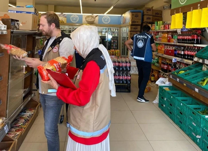 Demirözü’nde marketlerde gıda denetimleri yapıldı
