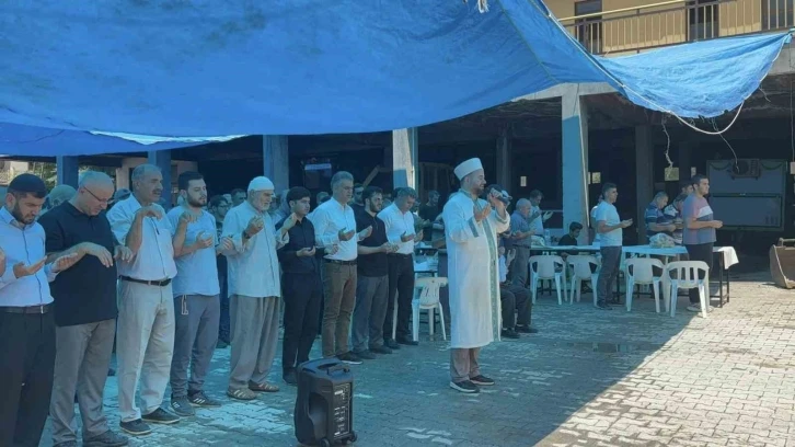 Derebucak’ta eller yağmur için semaya kaldırıldı
