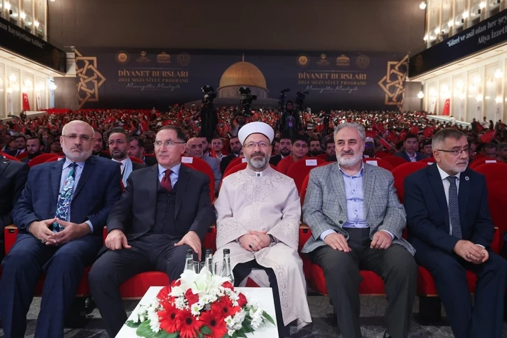 Diyanet İşleri Bakanı Erbaş: "İslam, dünyayı iyileştirmek için gönderilen bir ilaçtır"
