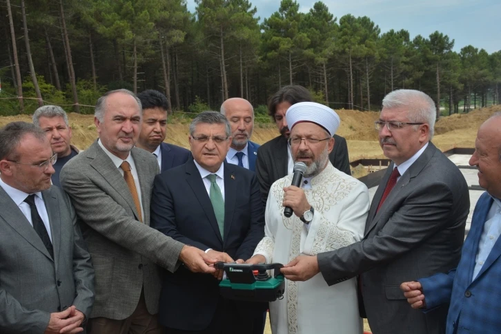 Diyanet İşleri Başkanı Erbaş: &quot;Camisiz camia olmaz&quot;
