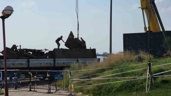 Fırtınada ikiye bölünen Pallada Gemisi’nin söküm işlemleri tamamlandı
