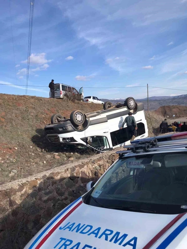 Giresun’da öğrenci servisi devrildi: 11 yaralı
