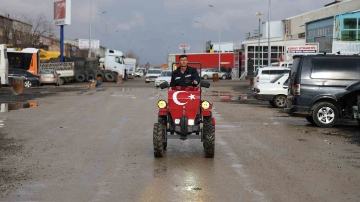 Hurda otomobil malzemelerinden traktör yaptı
