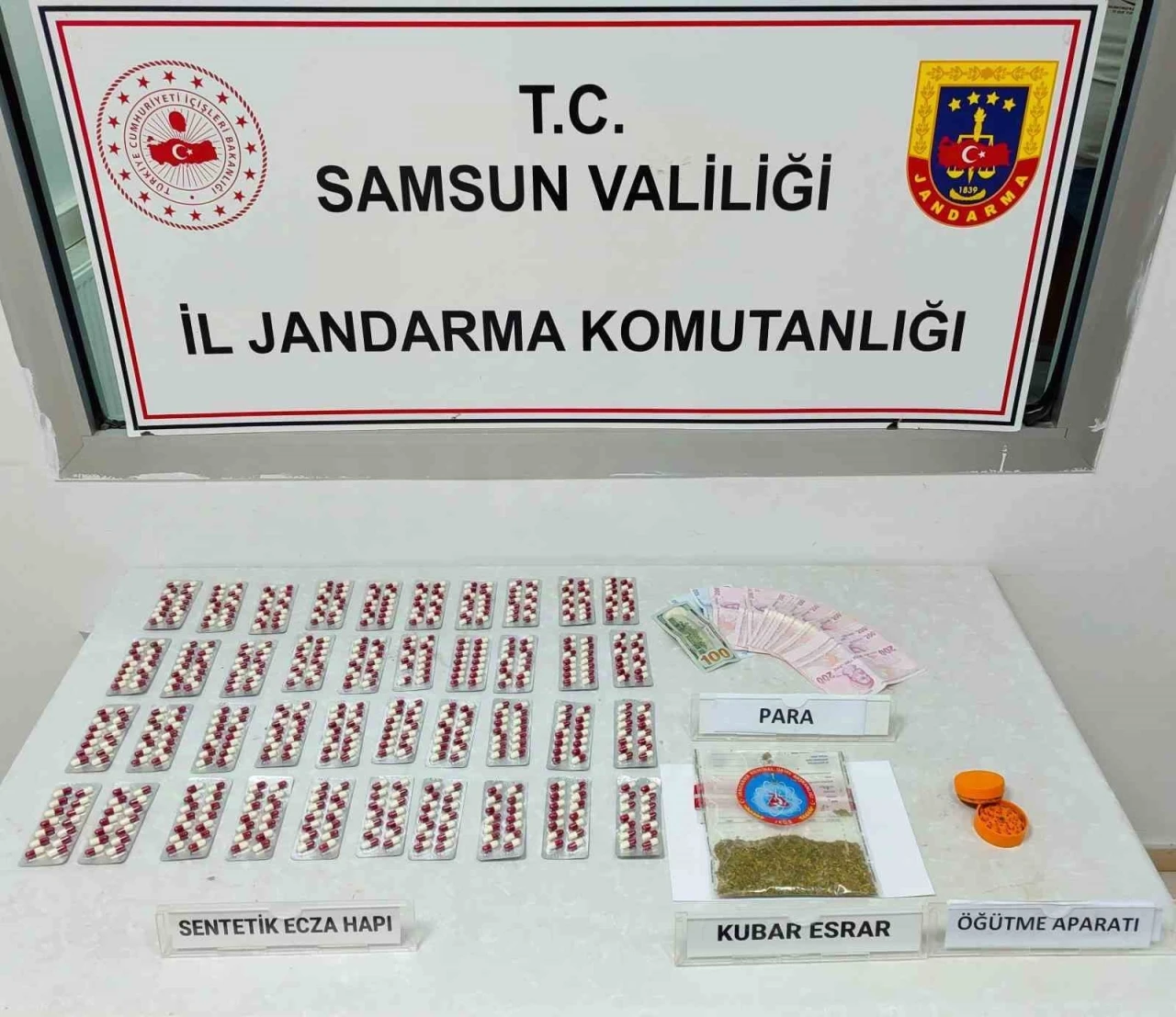 Jandarmadan uyuşturucu tacirine suçüstü: 1 gözaltı
