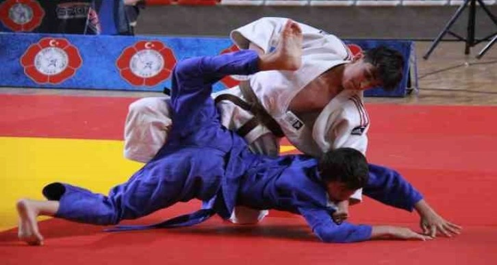 Judo Yıldızlar Türkiye Şampiyonası, Sivas’ta başladı