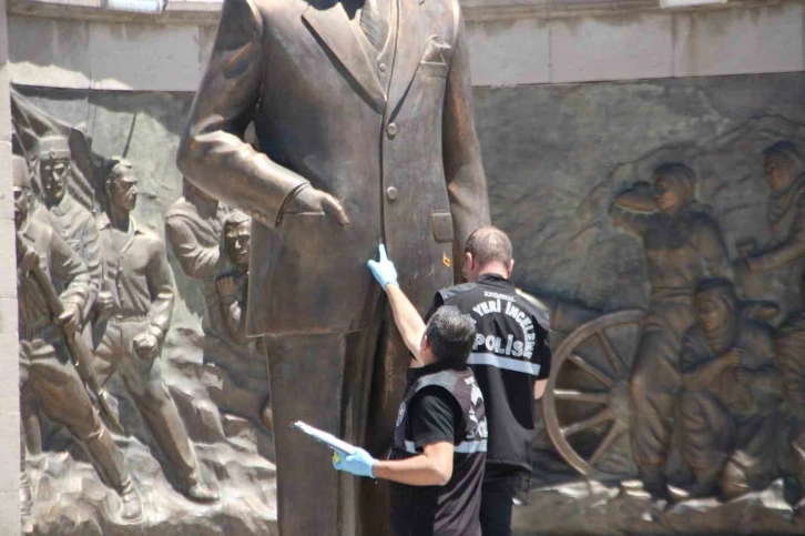 Kayseri’de Atatürk heykeline saldıran 2 kişi tutuklandı
