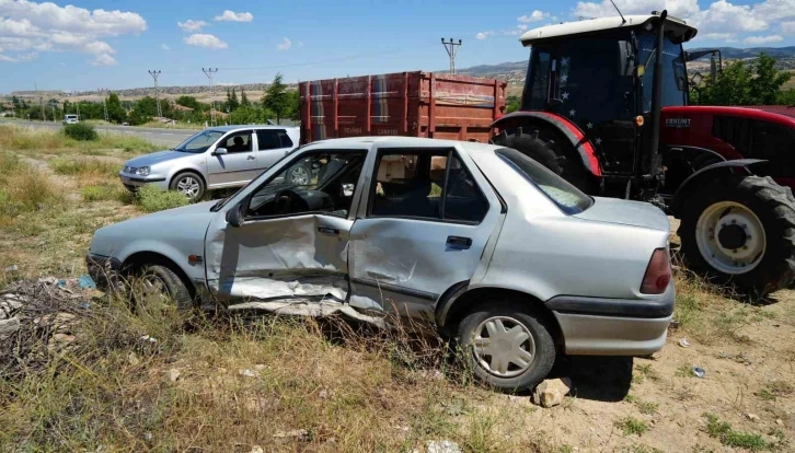 Kırıkkale’de iki otomobil çarpıştı: 7 yaralı
