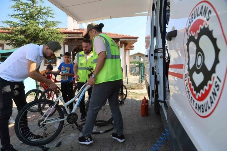 Konya Büyükşehir bisiklet tamircisi olmayan mahallelere &quot;Bisbulans&quot; ile hizmet götürüyor
