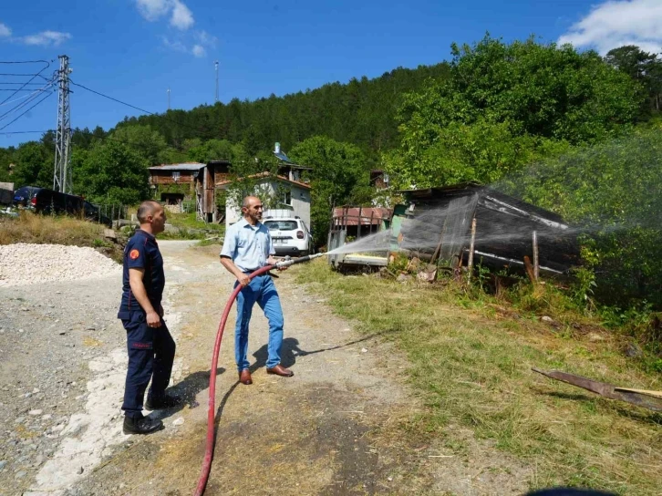 Köy yangınlarının bitmediği Kastamonu’da önemli proje: Köy köy gezip vatandaşları eğitiyorlar
