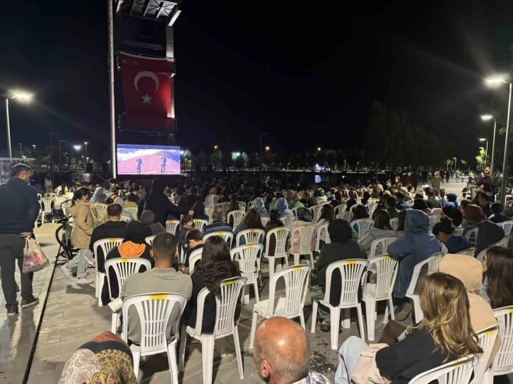 Millet Bahçesi’nde açık hava sineması keyfi
