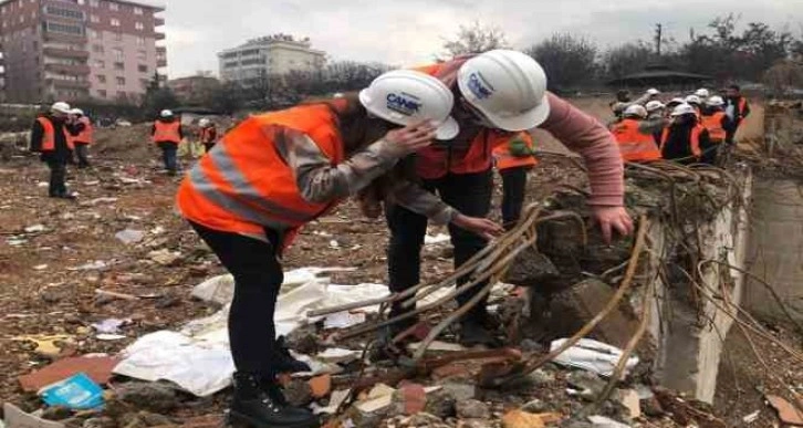 Mühendislik öğrencilerine deprem bölgesinde saha tecrübesi