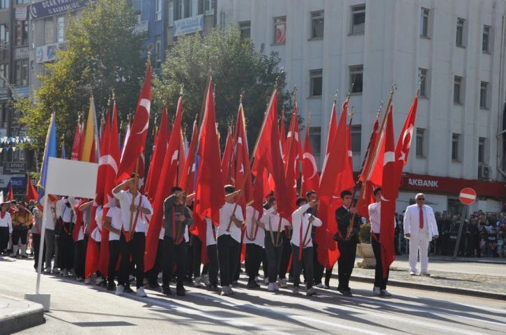 GÖZ BEBEĞİMİZ 100 YAŞINDA:  29 EKİM  CUMHURİYET BAYRAMI'MIZ KUTLU OLSUN