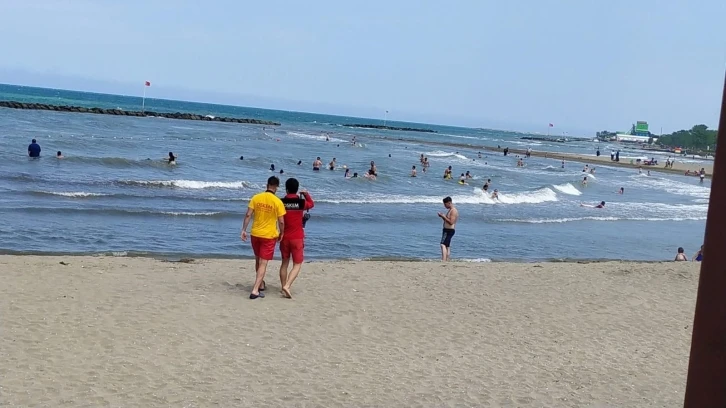 OSKEM ekipleri, bayram tatilinde boğulma tehlikesi geçiren 11 kişiyi kurtardı
