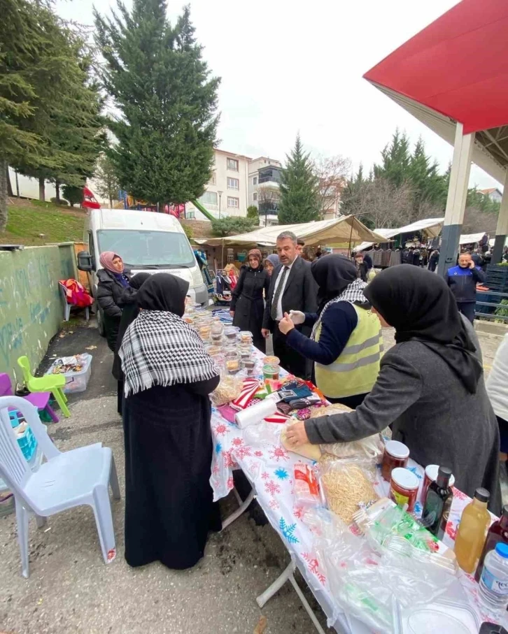 Pursaklar’da kalpler Gazze için atıyor
