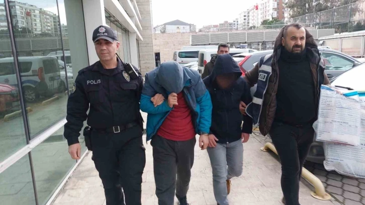 Samsun’da araçlardan mazot çalan 2 kişi devriye gezen polisin dikkati sayesinde yakalandı
