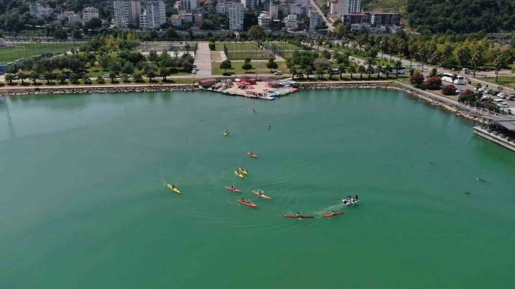 Samsun’da su sporu tutkunlarına ücretsiz “kano” eğitimi
