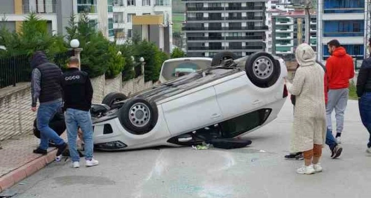 Samsun’da otomobil takla attı: 2 yaralı