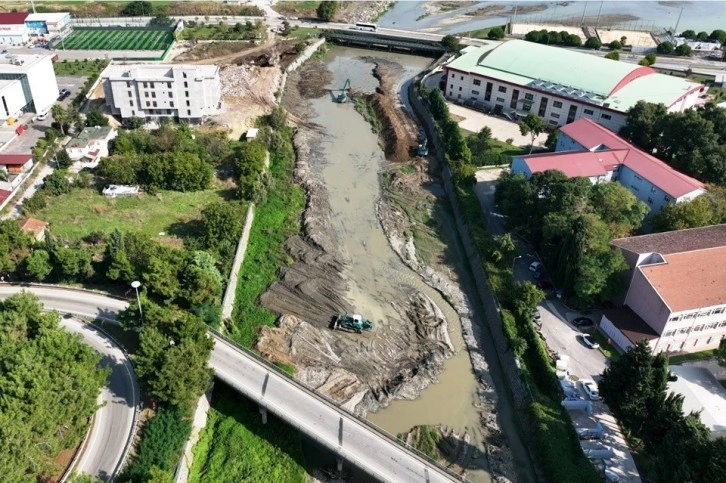 Samsun’da taşkına neden olan akarsular kontrol altına alınıyor