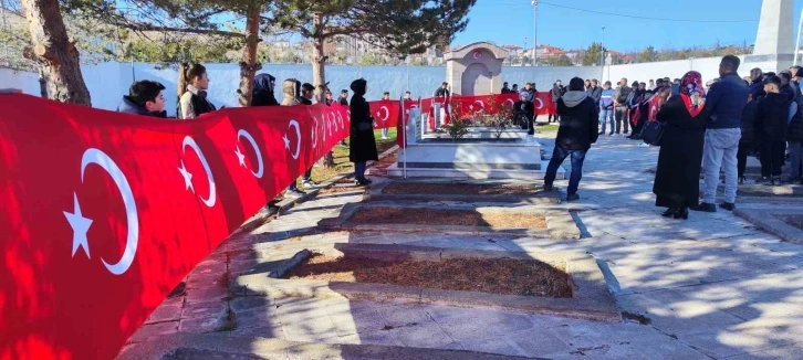 Şehitler için yürüyüp, terörü lanetlediler
