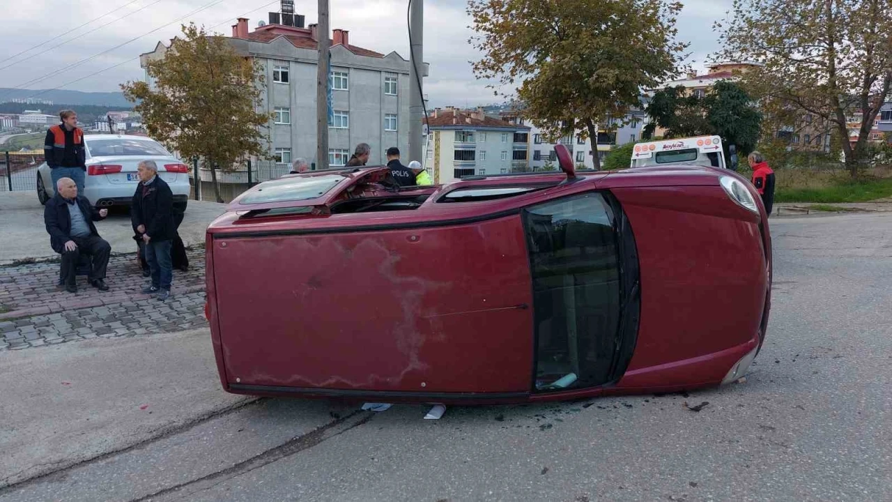 Sürekli kazanın olduğu yolda yine kaza
