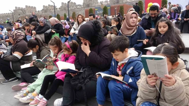 Tarihi kalede 7’den 70’e kitap okudular
