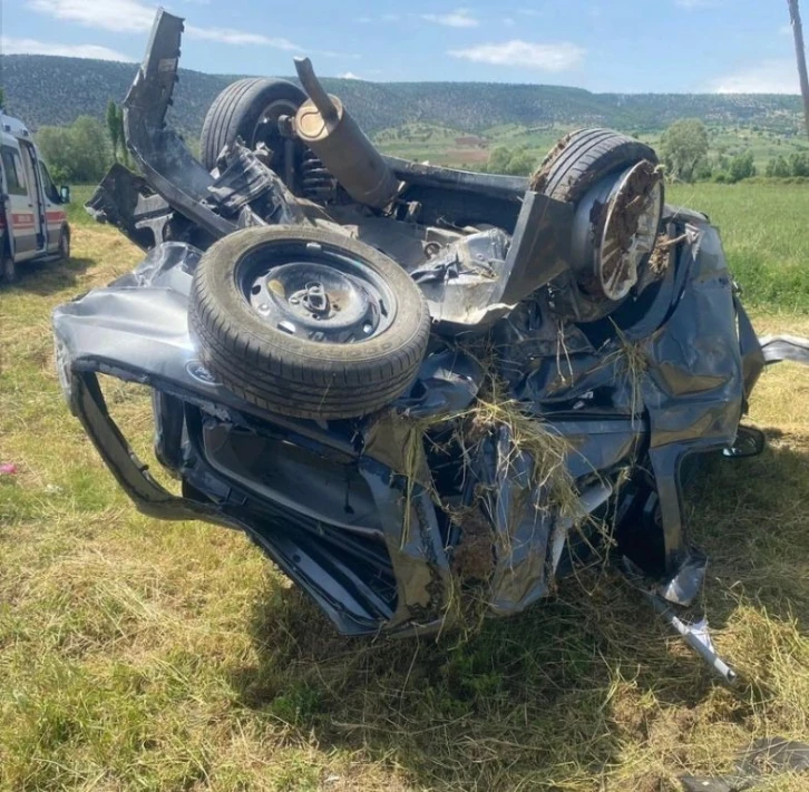 Tokat’ta otomobil takla attı: 1’i ağır 4 yaralı
