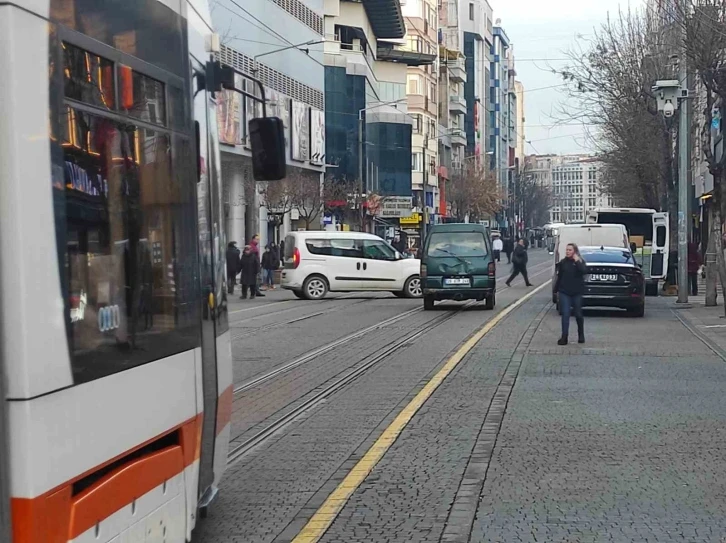 Trafiğe kapalı 2 Eylül Caddesinde ilginç görüntüler
