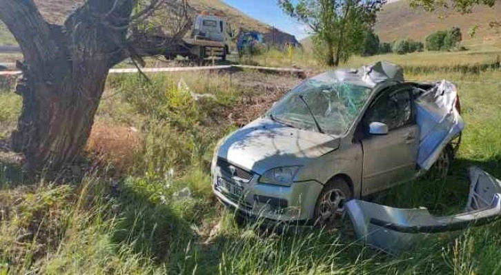 Trafik kazasında bebek hayatını kaybetti, aynı aileden 3 kişi ağır yaralandı