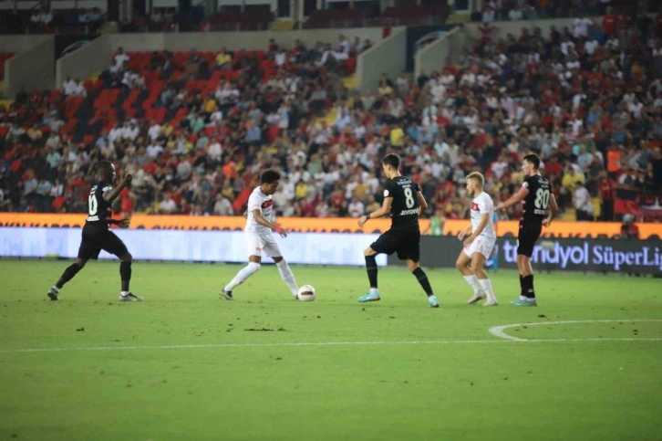 Trendyol Süper Lig: Gaziantep FK: 0 - Sivasspor: 2 (İlk yarı)