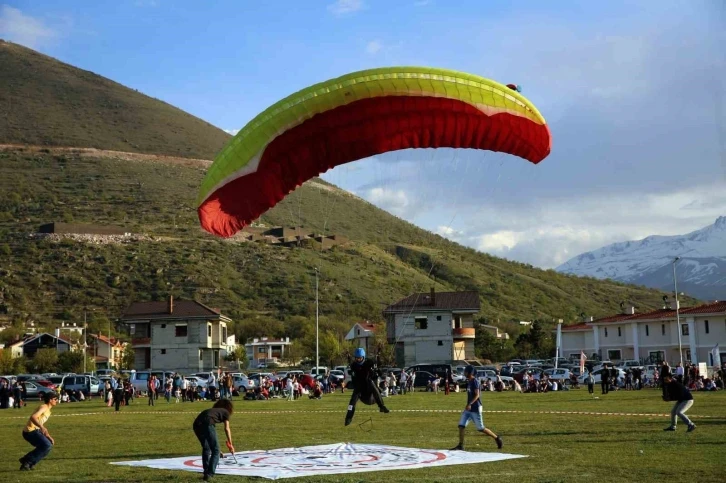 Yamaç Paraşütü İniş Alanı resmen ‘iniş parkuru’ oldu
