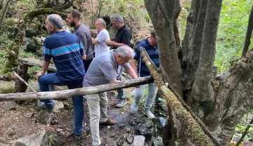 1943 yılındaki deprem felaketinden sonra akmaya başlayan kaynak suyunu 80 yıldır köylüler koruyor