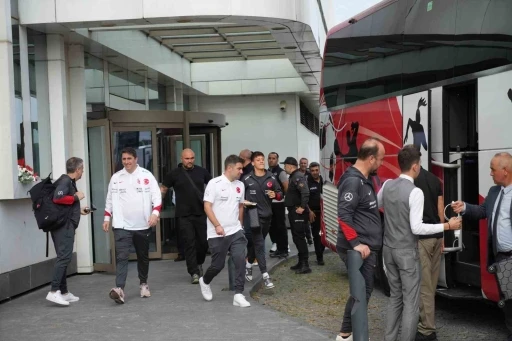 A Milli Futbol Takımı, Samsun’dan İzlanda’ya doğru yola çıktı
