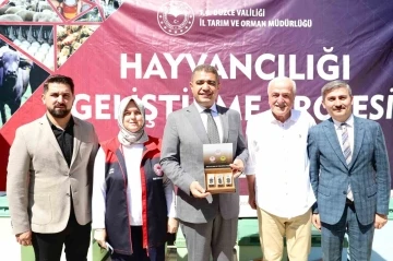 Arı üreticilerine ana arı dağıtıldı
