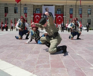 Atatürk’ün Eskişehir’i ziyaretinin 104’üncü yıl dönümü törenle kutlandı
