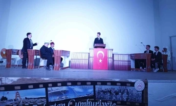 Bafra’da &quot;Kurtuluş’tan Cumhuriyet’e&quot; sahnelendi
