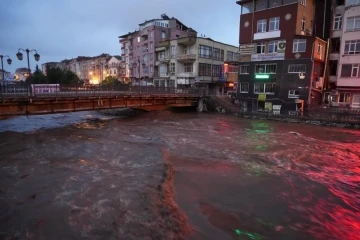 Bakan Yerlikaya: &quot;Samsun’da 34 vatandaşımız güvenlikli alanlara tahliye edildi&quot;
